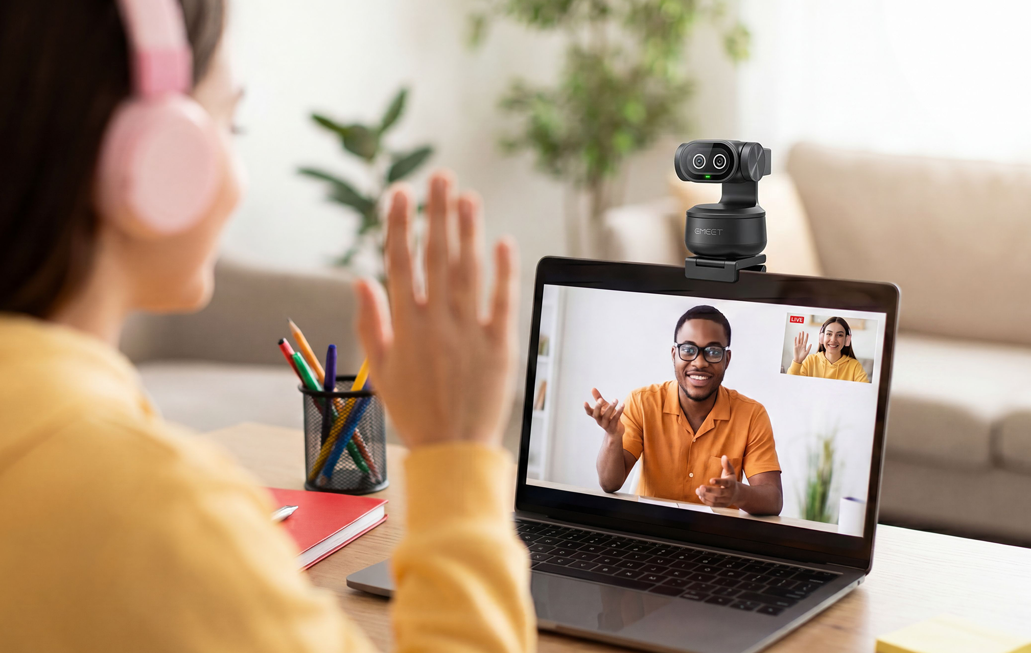 Best Webcam for Live Streaming and Online Teaching 2026: EMEET PIXY Review